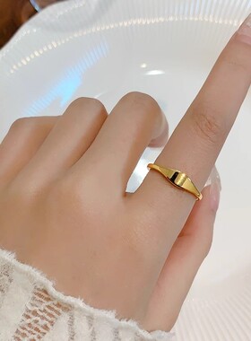 简约金色素圈钛钢女士戒指