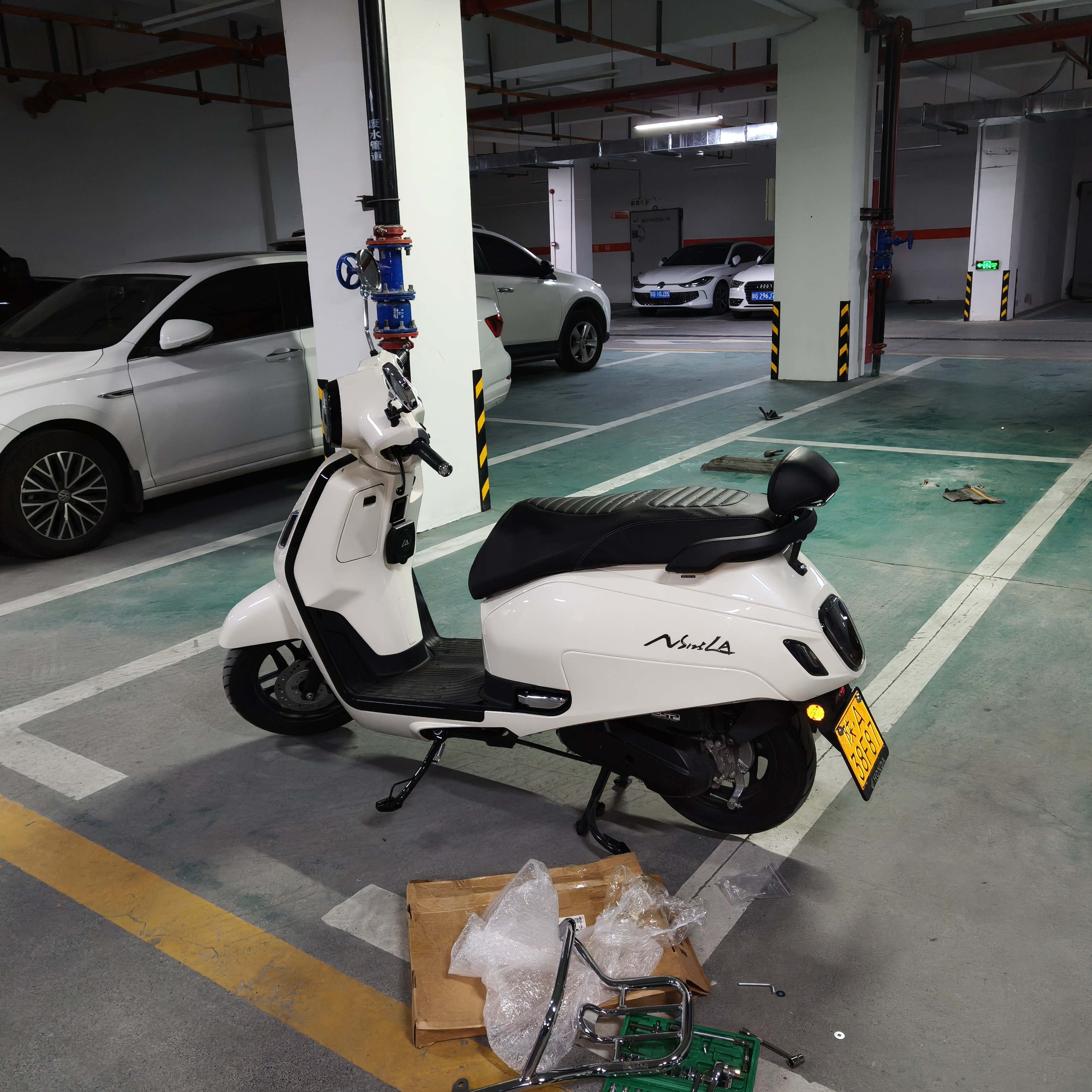 适用25款新大洲本田NS125LA尾翼尾架 ns125la运动版靠背支架扶手 - 图1