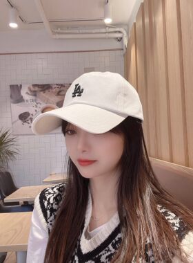 韩国东大门代购秋冬新款时尚大标LA字母鸭舌帽女软顶显脸小棒球帽