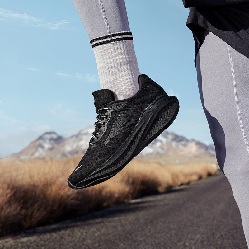 361��ĭ4�ܲ�Ь 2025�����¿� ����͸�� ������ĥ ��Ь 98.1Ԫ���ʣ��յ�����86.27Ԫ��