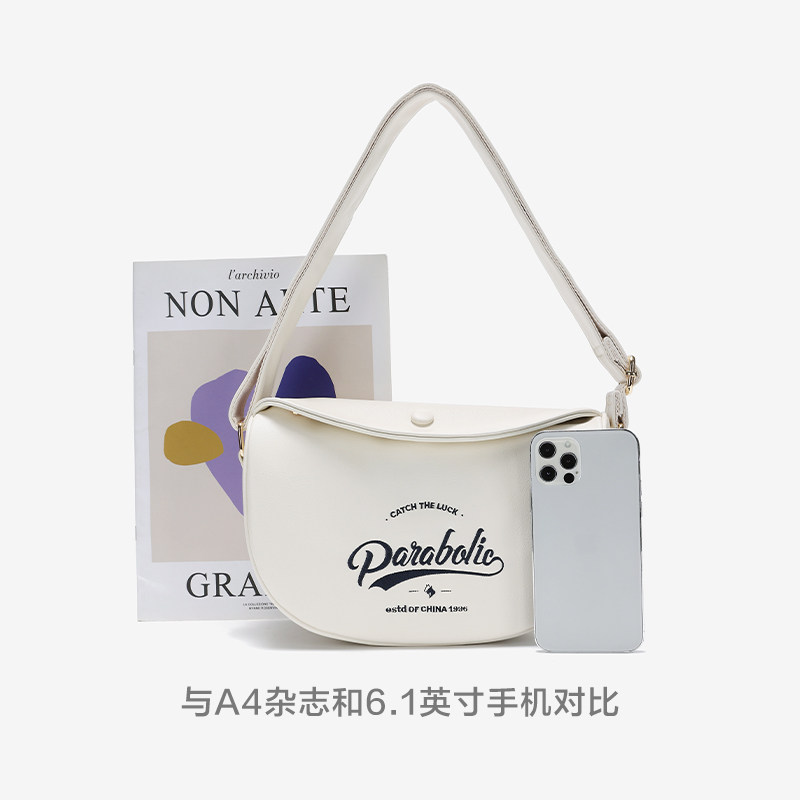 森马2023新款女士马利联名斜挎包 森马箱包女士包袋