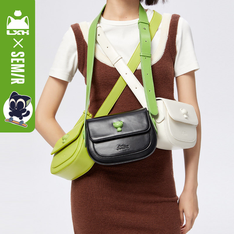 森马女2023新款罗小黑小众马鞍包 森马箱包女士包袋