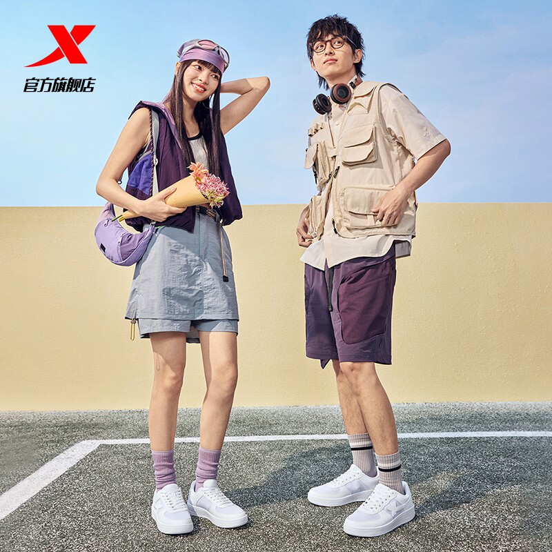 特步男鞋板鞋春季休闲鞋空军一号情侣小白鞋百搭厚底运动鞋女鞋子