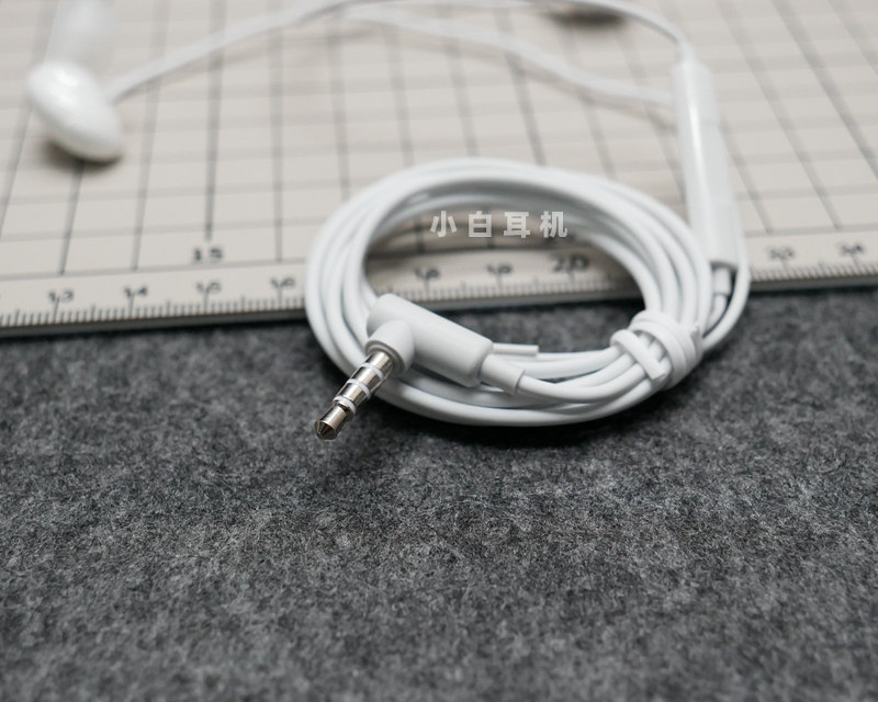 官99。捡漏一条原装iQ家入耳式手机耳机 3.5mm弯插头有线带麦,淘宝优惠券,粉丝福利购,淘宝优惠卷