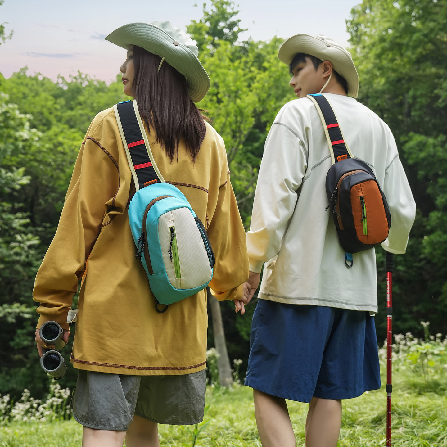 Outdoor style sports crossbody bag for men and women with contrasting color mountaineering chest bag lightweight large capacity casual waterproof travel backpack
