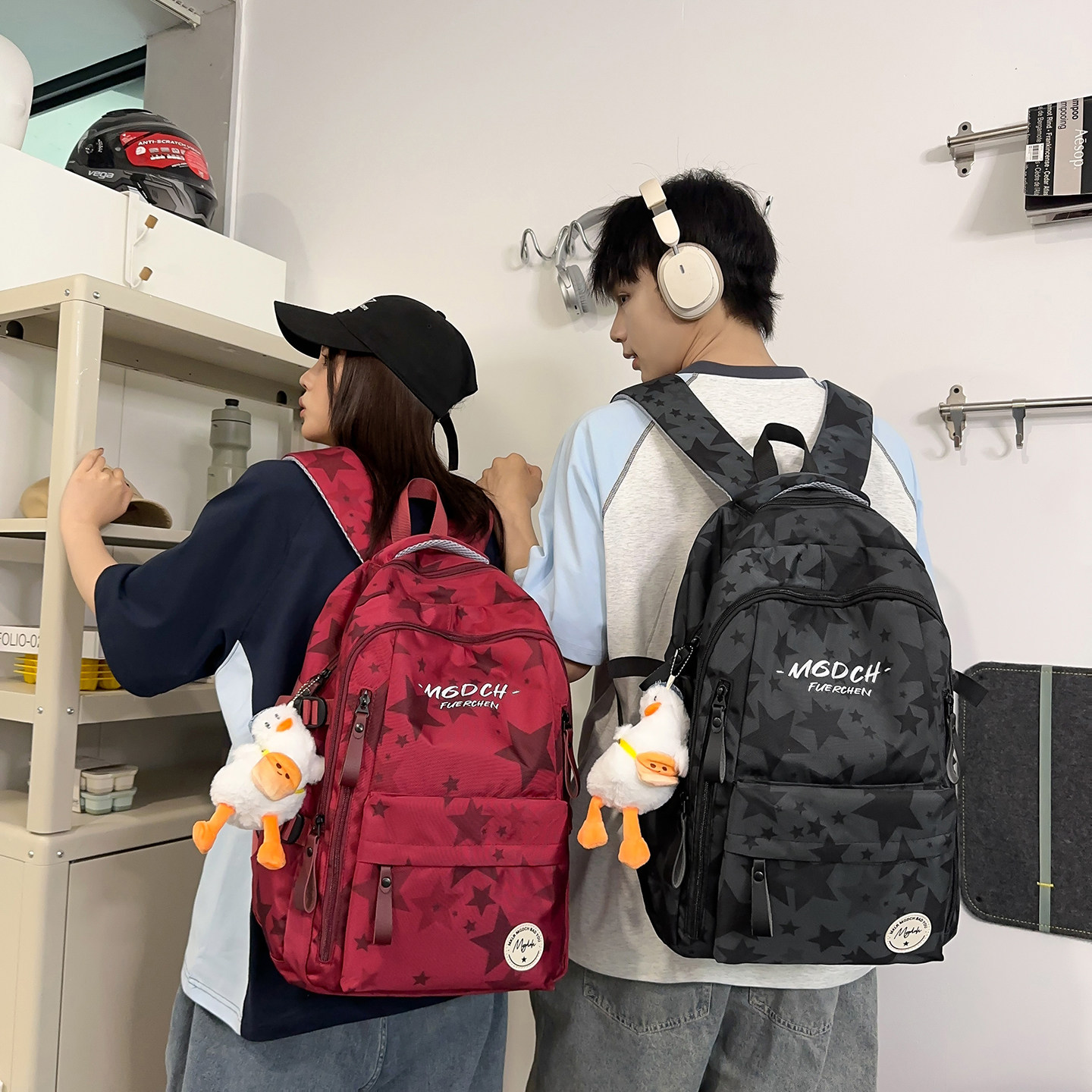 Trendy cool star backpack for men and women, junior high school, high school college student school bag, large capacity leisure sports travel backpack