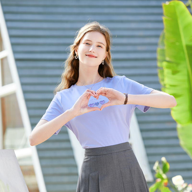 百图女装减龄短袖T恤圆领立体印花短款设计感上衣2024年夏季新款 - 图3