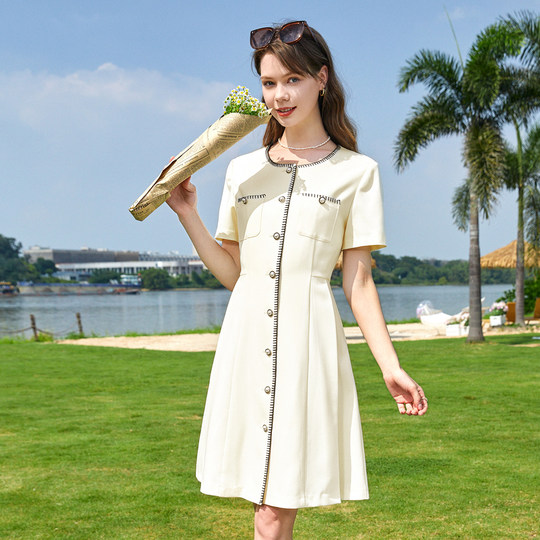 betu百图女装2024年夏季新款小香风撞色短袖圆领高腰连衣裙子