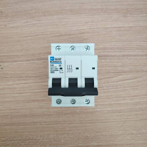富士新款小型断路器BC63E2CG BC63E2DG 1P 2P 3P 4P  1A~63A - 图2