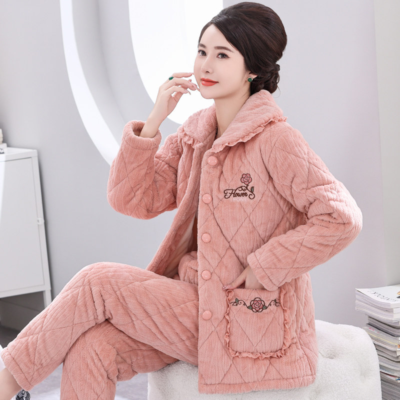 睡衣女秋冬季中老年妈妈款珊瑚绒三层夹棉加厚保暖加绒家居服套装