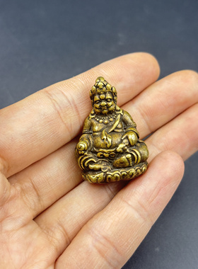 尼泊尔藏传利马黄铜錾刻黄财神小摆件随身藏佛实心迷你铜佛像饰品
