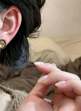 新款咖色豹纹花边方糖仿珍珠耳钉女生两戴款小众设计耳环精致耳饰