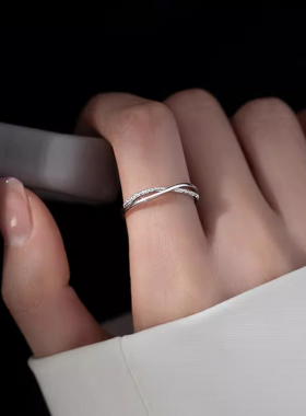 925银戒指女小众设计素圈轻奢2026新款高级感食指戒时尚个性单戒