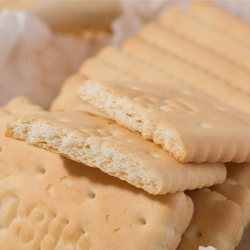 青食精制钙奶饼干韧性早餐饼干老味道休闲点心240g*10包 - 图2