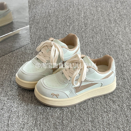 鲁鲁蛋 厚底小白鞋女款2026新款秋季板鞋子女鞋百搭学生面包鞋潮 - 图0