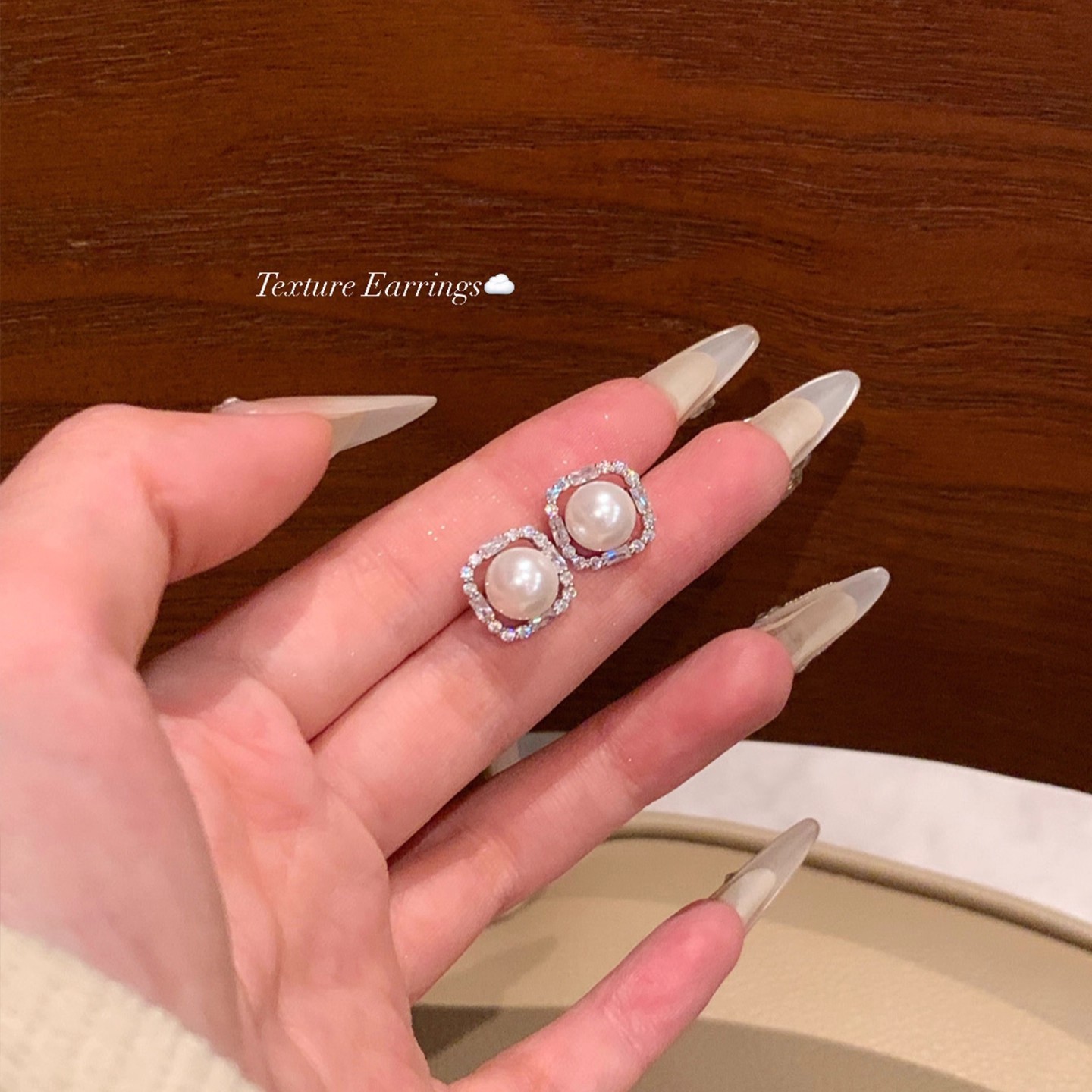 设计师款珍珠锆石耳钉925银针轻奢高级感小众耳环女法式镂空耳饰,淘宝优惠券,粉丝福利购,淘宝优惠卷