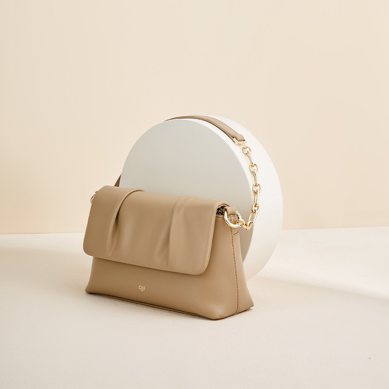 2022新款女士ins小众设计感单肩包 aji箱包女士包袋