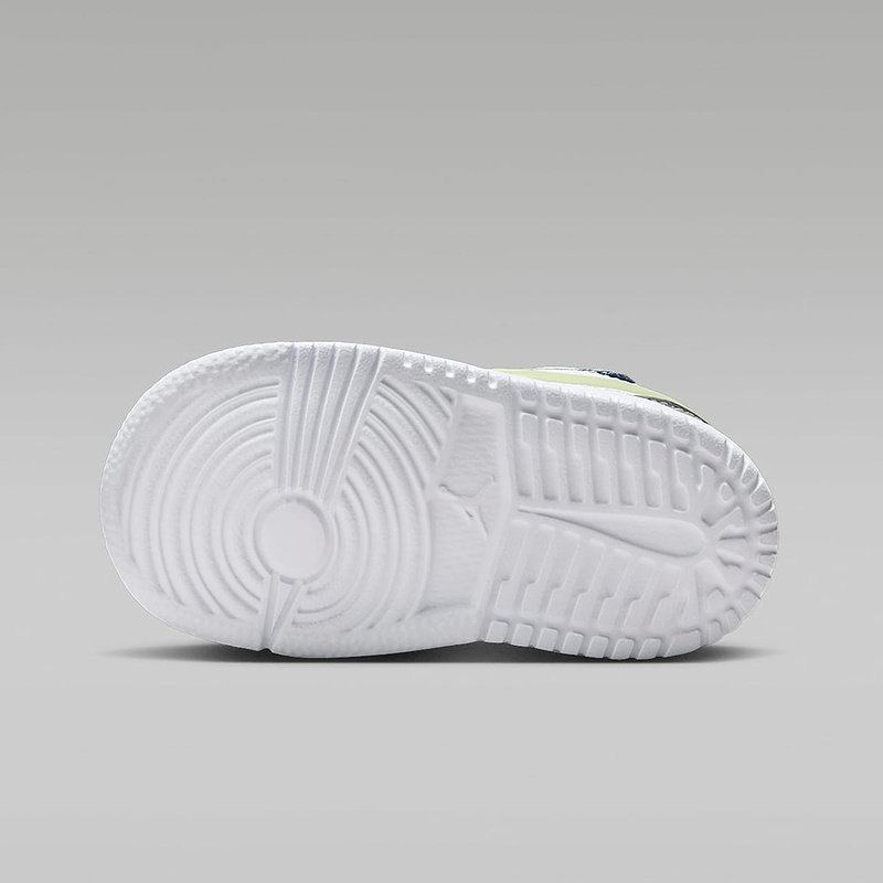 Nike耐克童鞋AJ1 LOW夜光勾子儿童板鞋易穿脱运动鞋HJ9957-100,淘宝优惠券,粉丝福利购,淘宝优惠卷