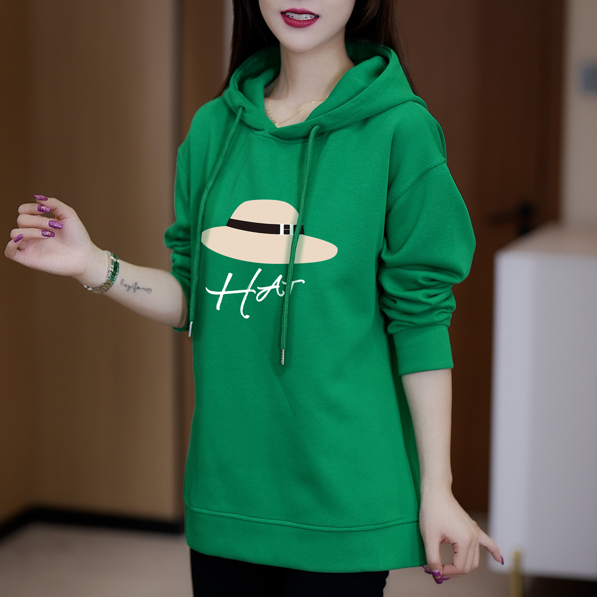 秋季时尚草帽字母印花连帽卫衣大码百搭休闲洋气减龄显瘦女士上衣 - 图3