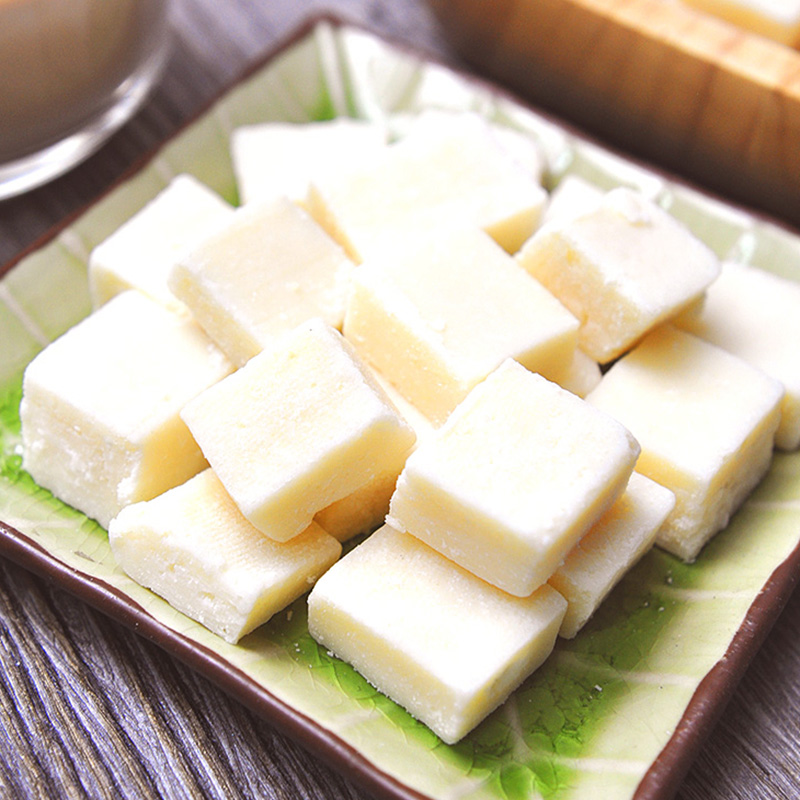 老牧奶块 250g 原味 牧民手工制作 草原奶块奶酪 德吉牧场果粒奶块 老牧奶块 250g 原味 牧民手工制作 草原奶块奶酪 德吉牧场果粒奶块