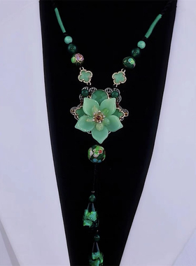 富贵瑶池绿色青莲花朵毛衣链