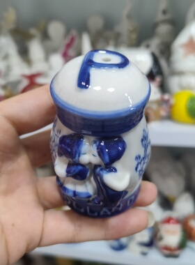 非偏远地区凑满19包邮部分瑕/青花亲嘴小人摆件有缺釉干裂