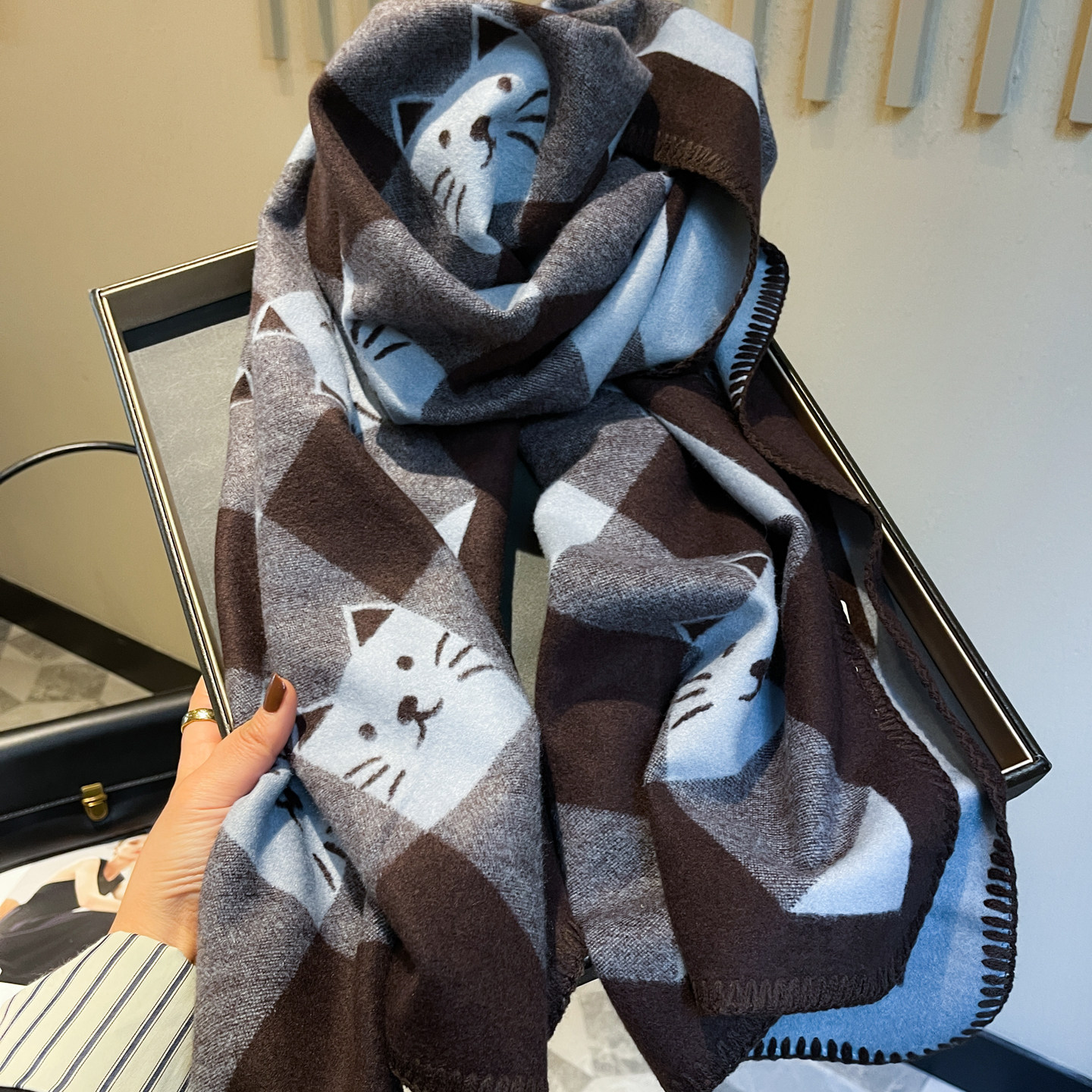 高级咖蓝双面猫咪格纹绵羊毛围巾女秋冬保暖加厚格子披肩学生围脖,淘宝优惠券,粉丝福利购,淘宝优惠卷