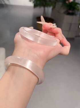 白月光手镯女冰种藕粉玉髓叮当镯