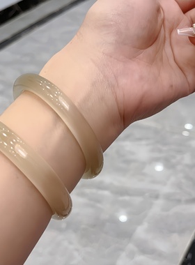 白月光手镯女款高冰种玉髓石英岩