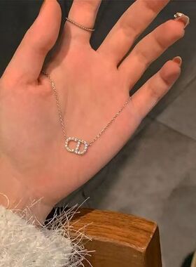 银饰镶钻CD字母项链女小众设计感轻奢百搭气质通勤锁骨链