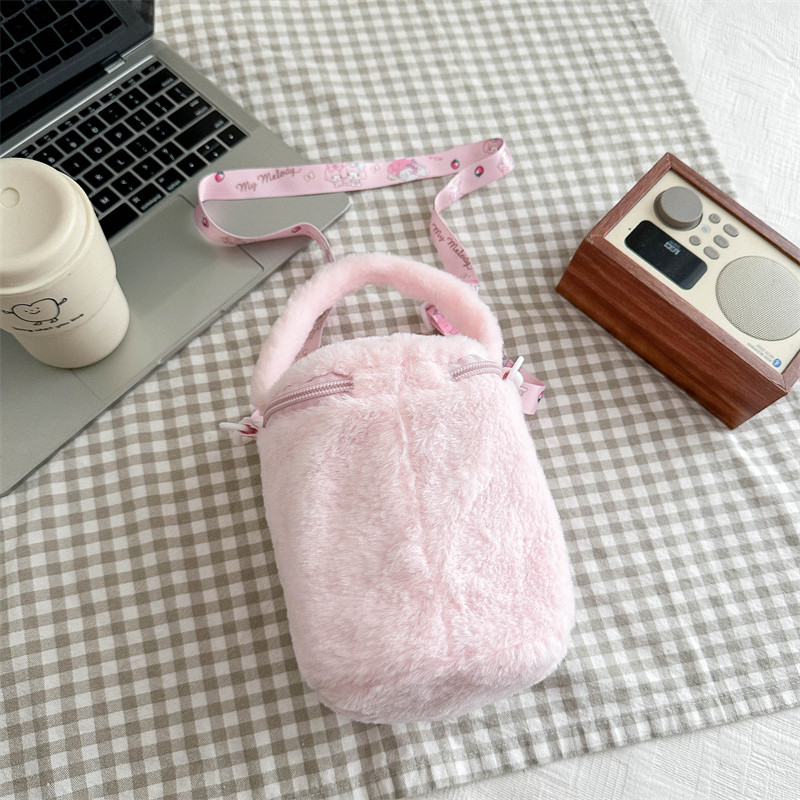 2026新款卡通时尚女孩毛绒手提包收纳水桶包手机女生收纳化妆包小,淘宝优惠券,粉丝福利购,淘宝优惠卷