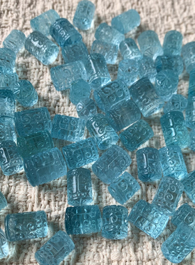 天然冰透海蓝宝回纹珠雕刻吊坠女