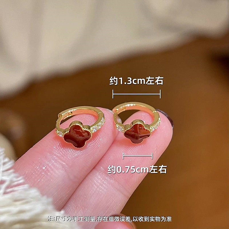 s925银针耳饰秋冬新款红色四叶花耳扣小众设计感时尚气质百搭耳环,淘宝优惠券,粉丝福利购,淘宝优惠卷