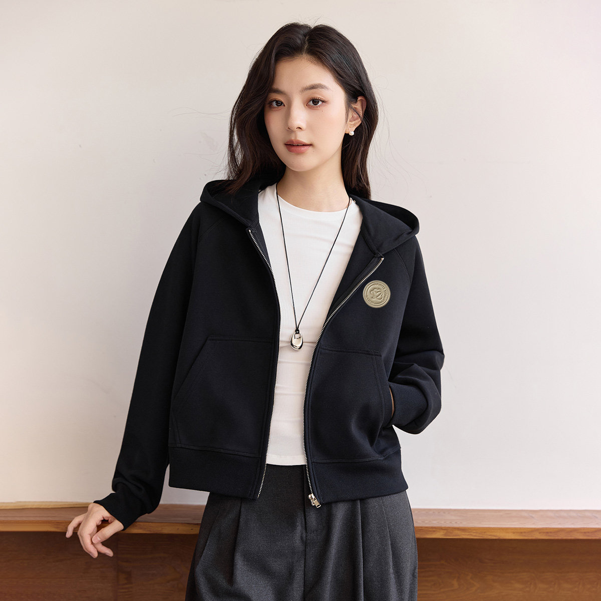 茵曼2026春季新款学院风连帽卫衣开衫女短外套松弛宽松休闲上衣,淘宝优惠券,粉丝福利购,淘宝优惠卷