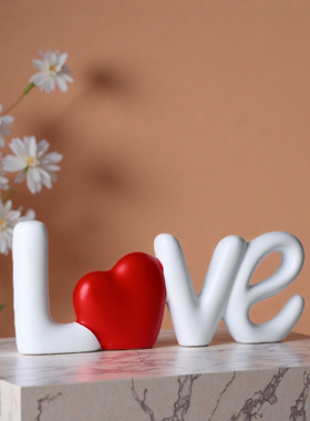 创意LOVE字母爱心摆件