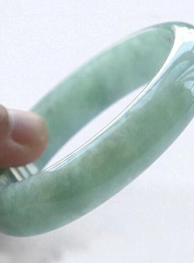 冰糯种翡翠玉手镯旺夫缅甸老坑少女款玉石单色浅绿贵妃镯翠绿镯子
