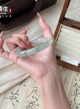 金丝玉手镯新疆天山翠昆仑翠玉圆条白糯金丝玉镯戈壁玉翡翠色镯