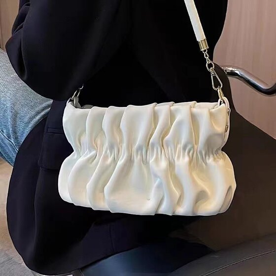 Fashionable and versatile pleated cloud chain bag