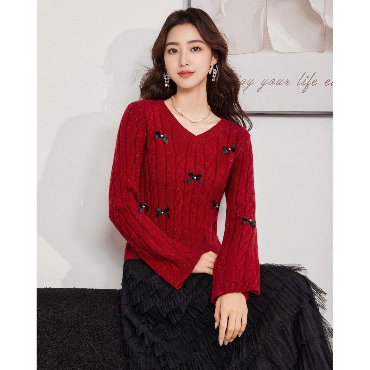 IEF/爱依服2025年冬季红色蝴蝶结甜美风毛衣女时尚V领喇叭袖线衫,淘宝优惠券,粉丝福利购,淘宝优惠卷