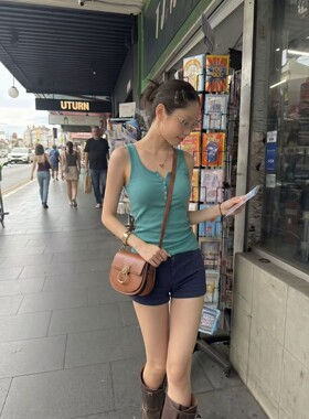 绿色辣妹修身无袖背心女