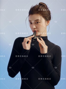 2026新款照相馆韩式复古情绪肖像高级感写真服装简约风艺术照摄影