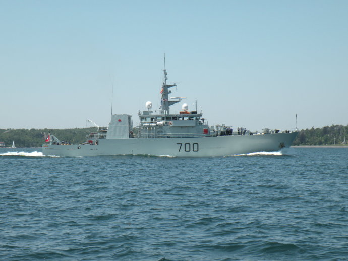 加拿大海军1：200金士顿（Kingston）级扫雷舰纸模型图纸军舰模型-图1
