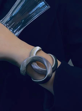 欧美新款交叉简约时尚手镯女ins小众设计款不掉色手环手镯配饰潮