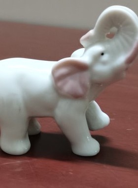 外贸出口原单尾货手绘陶瓷  走路公象全瓷摆件  创意礼品  工艺品