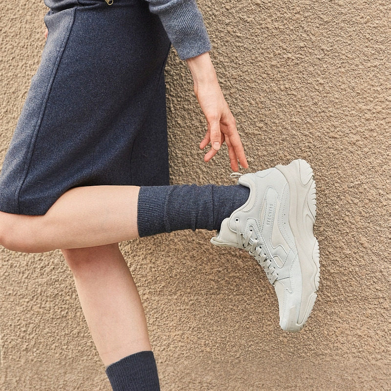 Skechers斯凯奇女士高帮运动鞋橡胶底耐磨中帮保暖增高鞋