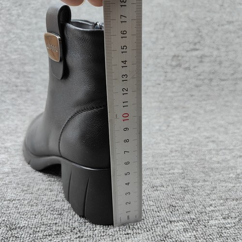 25尾货工厂断码处理女鞋短筒真皮马丁靴粗跟舒适休闲保暖加绒羊皮 - 图3