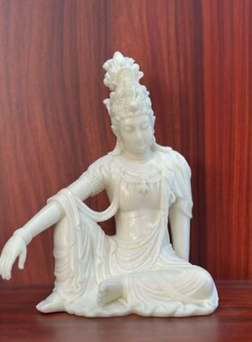 象牙果描镀金坐禅自在观音菩摆件