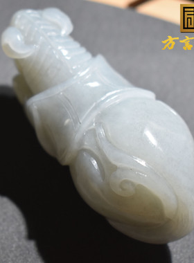 特色方言品牌和田玉精品新疆细润点墨青花籽料生肖羊手把件摆件R5