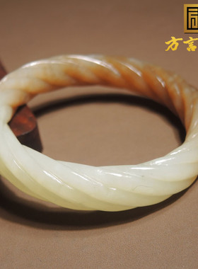 惊呆了方言品牌精品和田玉佩戴级新疆且末料黄口料54mm带糖手镯h0