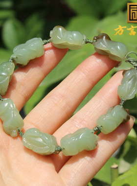 方言和田玉新疆油润细腻且末蓝带糖配南红可爱生肖猪手串手链A5